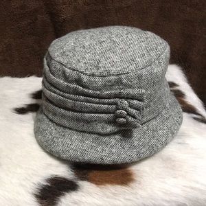 Grey Ladies Orvis Wool Hat--Decor Folds/Buttons